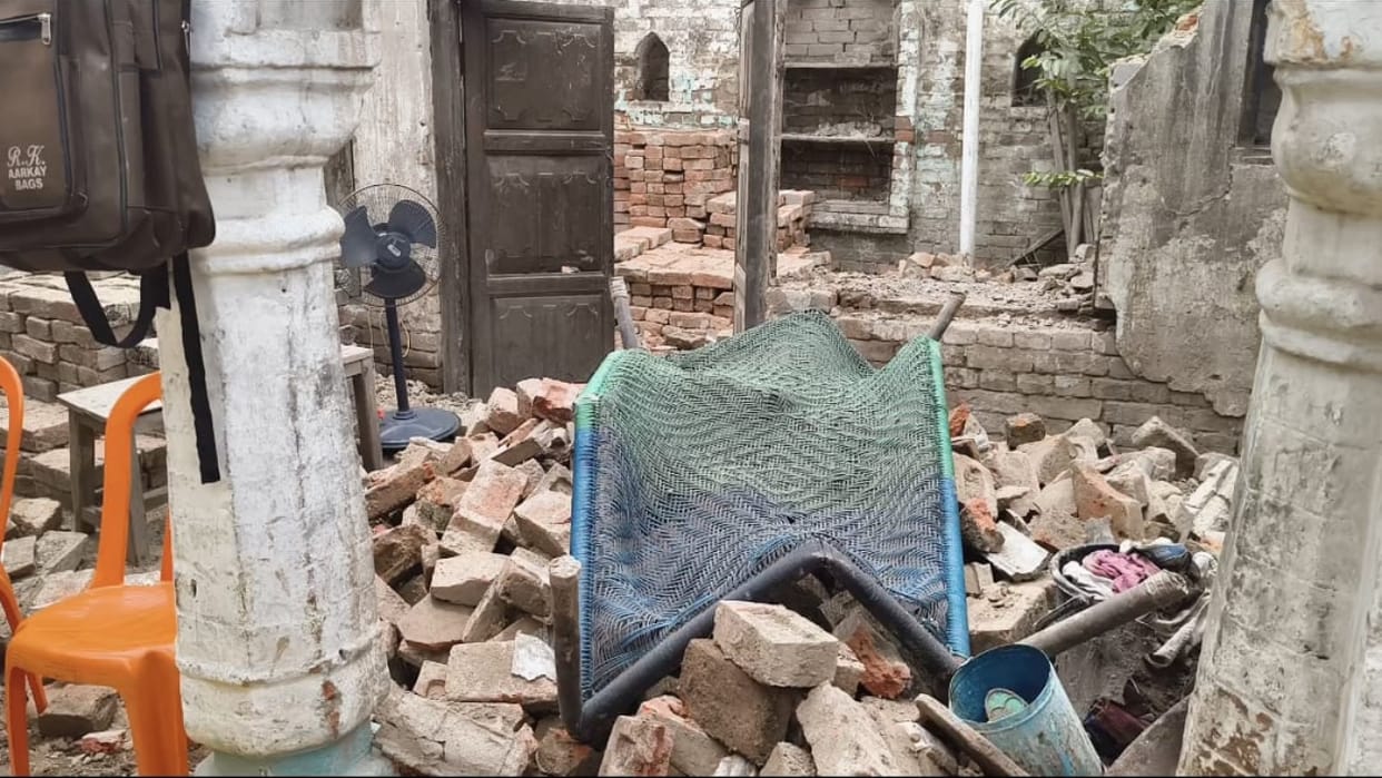 Grandmother and six-year-old granddaughter die after balcony overhang collapses in Bareilly