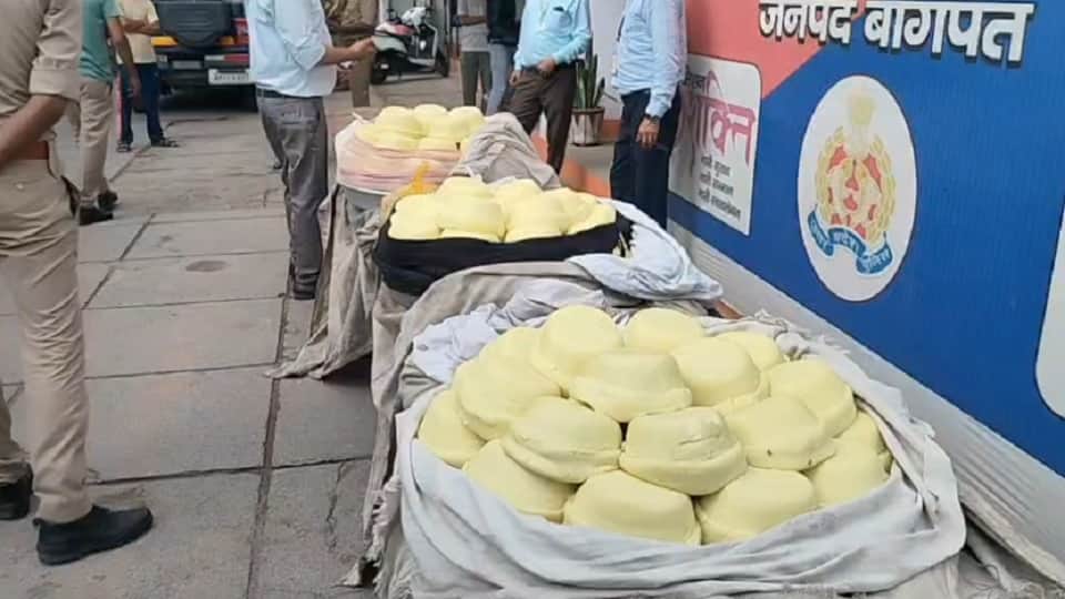 Baghpat: 1,300 kg of adulterated *mawa* (condensed milk solids) was seized in Chhaprauli