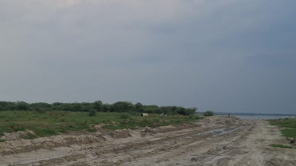 UP: 3 Crore Bribery, Illegal Leases on Ganga Land; Probe Deepens into Mining Mafia-Officer Nexus