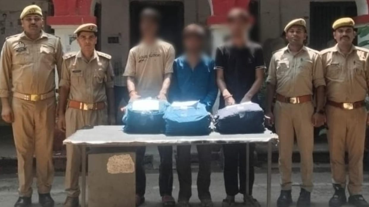 Jhansi: Three smugglers caught with 12.25 kg of cannabis