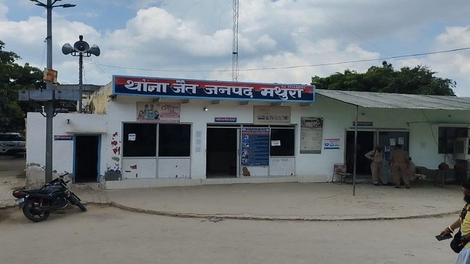 Two groups clash in Mathura over parking scooter