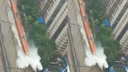रेल की पटरी पर बारिश से भरा था पानी, तेज रफ्तार से गुजरी वंदे भारत और फिर दिखा अद्भुत नजारा