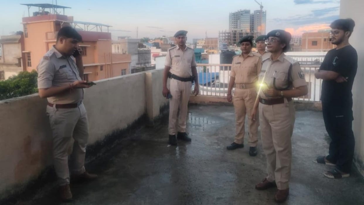 patna-rajiv-nagar-firing-one-youth-shot-another-dies-after-falling-from-roof