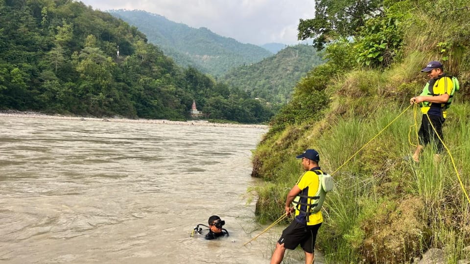 Rishikesh Meerut youth drowned in Ganga while bathing near Sirasu bridge had come with friends for a walk