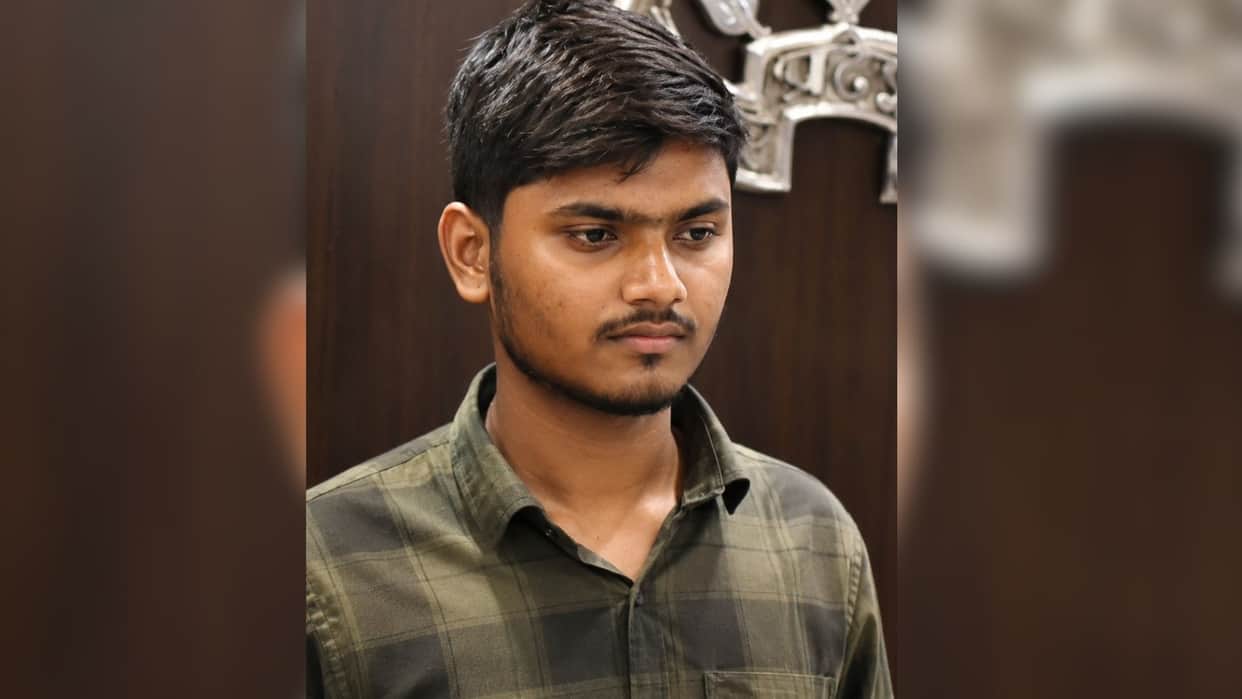 Blinkit delivery boy turns out cybercriminal receive proceeds fraud account keep commission in azamgarh