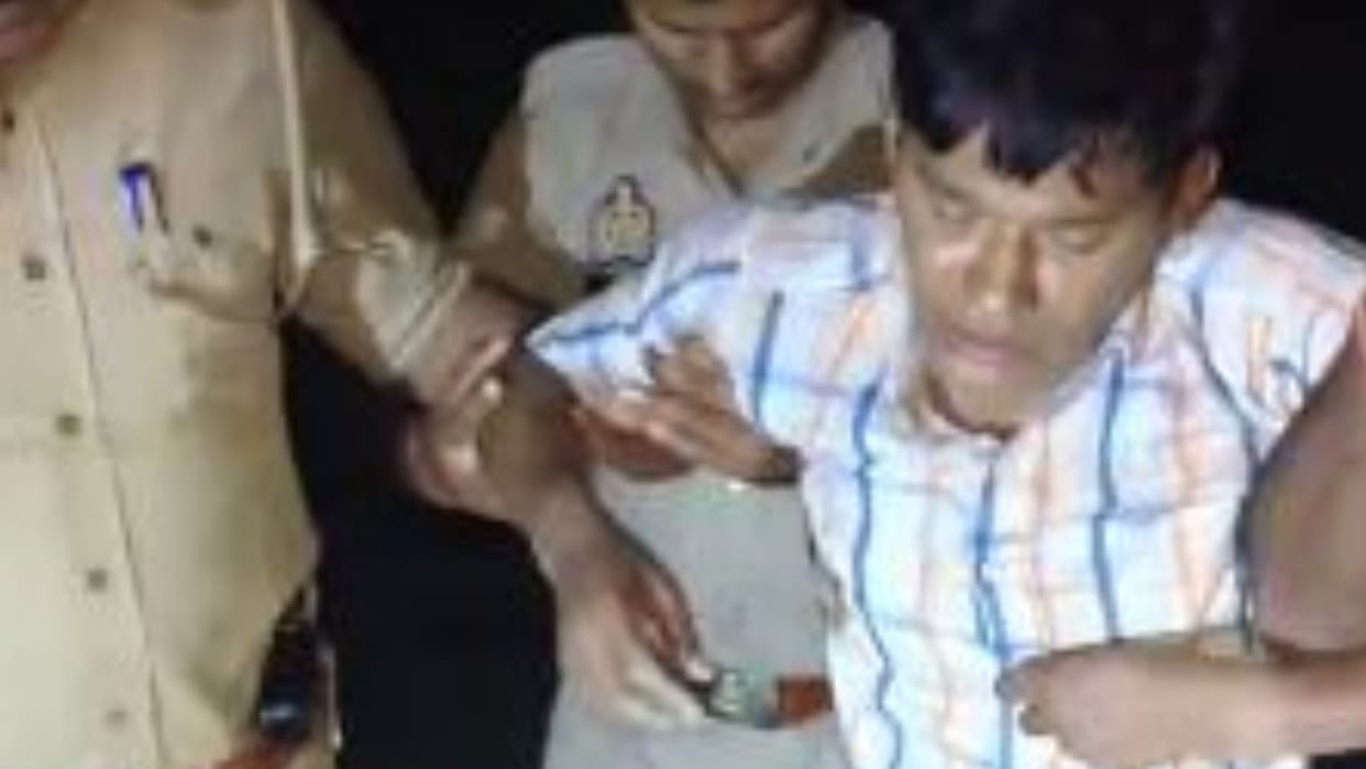Police arrested a robbery accused in encounter in Lakhimpur kheri