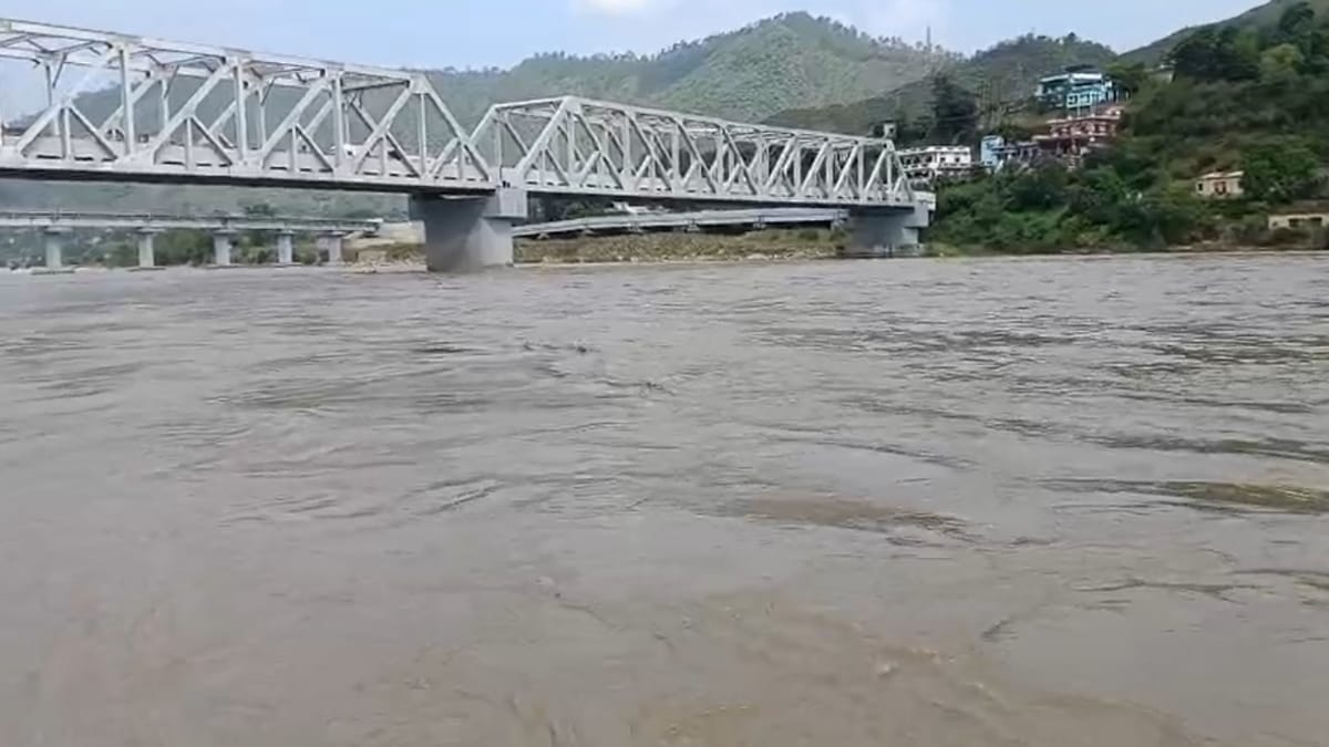 Uttarakhand: तेजी से बढ़ा अलकनंदा का जलस्तर, रुद्रप्रयाग में डूबी शिव मूर्ति, श्रीनगर में घाट तक पहुंचा पानी
