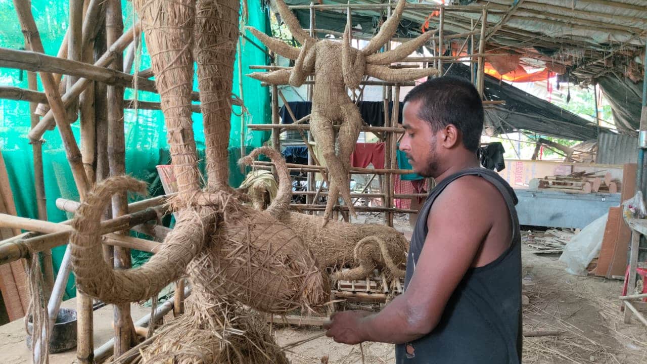 मूर्ती निर्माण कार्य