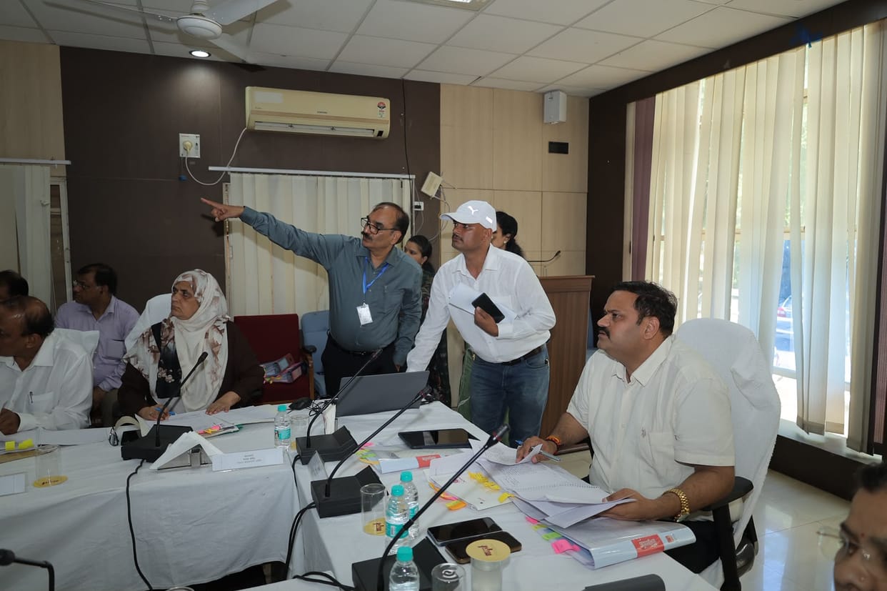 Bhopal News: Bridge to connect Khushilal Hospital and Medical College; herbal garden to open for school childr
