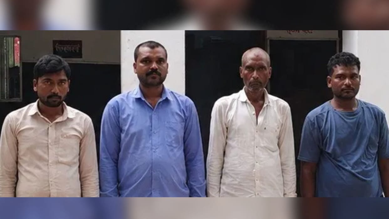 Dial-112 team taken hostage beaten and government mobile phone and cash also looted in azamgarh