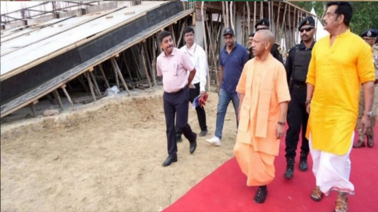 One thousand people will be able to sit together at the bhajan sandhya venue