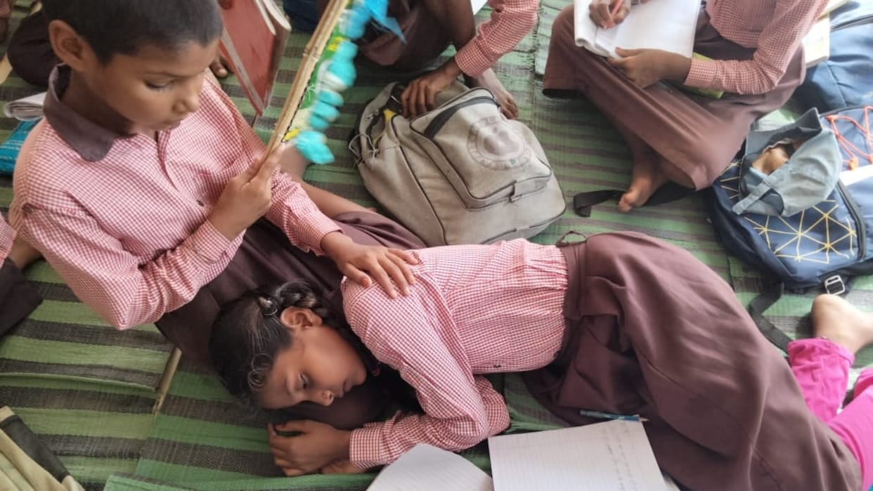 Class 5th student faints due to heat at school in Lakhimpur kheri