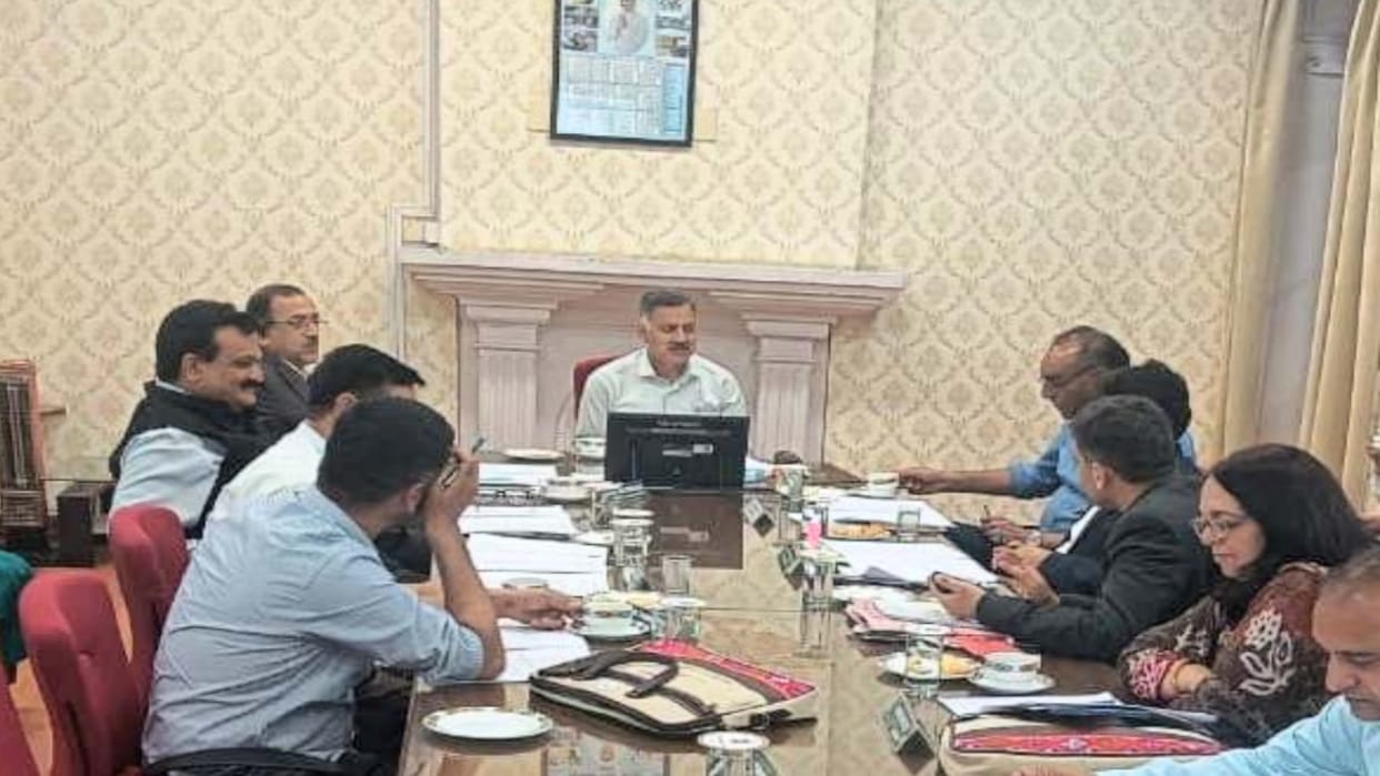 Himachal: HIMUDA projects to gain momentum; annual action plan worth 251 crore approved.