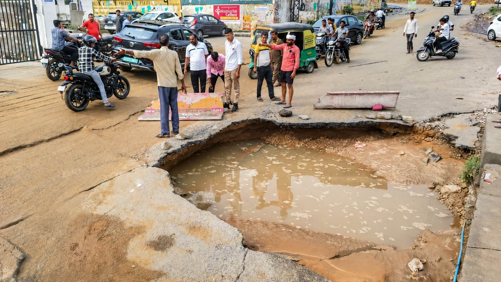 मानसरोवर में बारिश के बाद पड़े गड्ढे