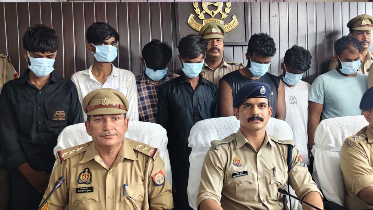 Varanasi robbery case solved police arrested Eight accused after encounter