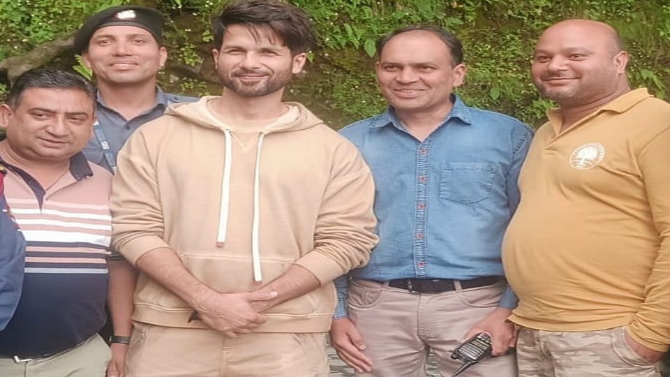 Shahid Kapoor visits Woodstock to enroll his daughter in a summer program in Dehradun