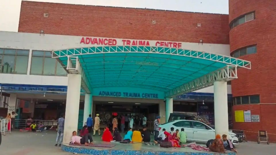 Senior Resident assaulted while on duty at Chandigarh PGI Trauma Center doctors demand FIR