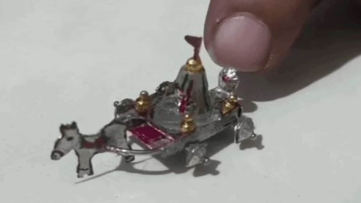Udaipur News: Dr. Iqbal Sakka Creates 1×1 cm Jagannath Chariot with a Smaller-Than-Mung Bean Idol