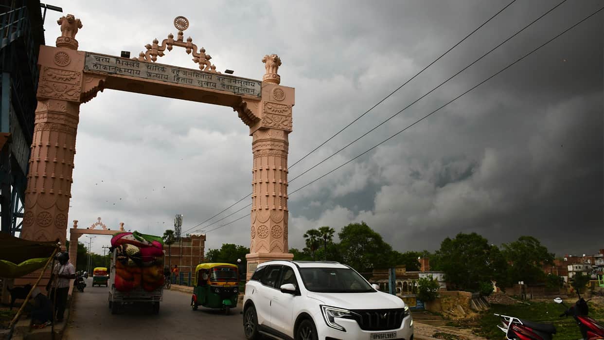Quirky weather in Kashi Temperature 34 degree in morning 34 degree rain in evening relief sultry heat