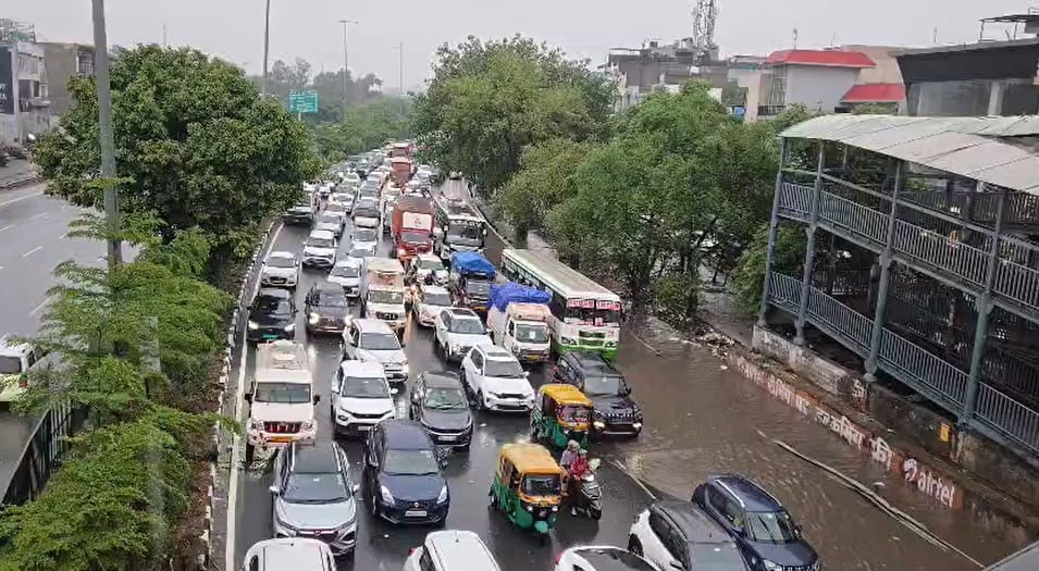 Gurugram submerged after 90 minutes of rain massive traffic jam on Delhi-Jaipur Highway