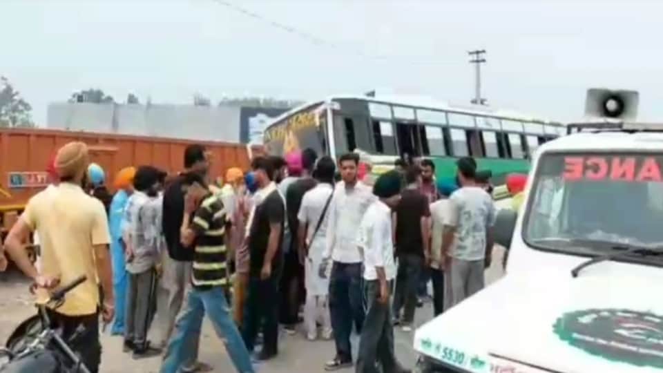 बस की टक्कर से स्कूटी सवार की मौत