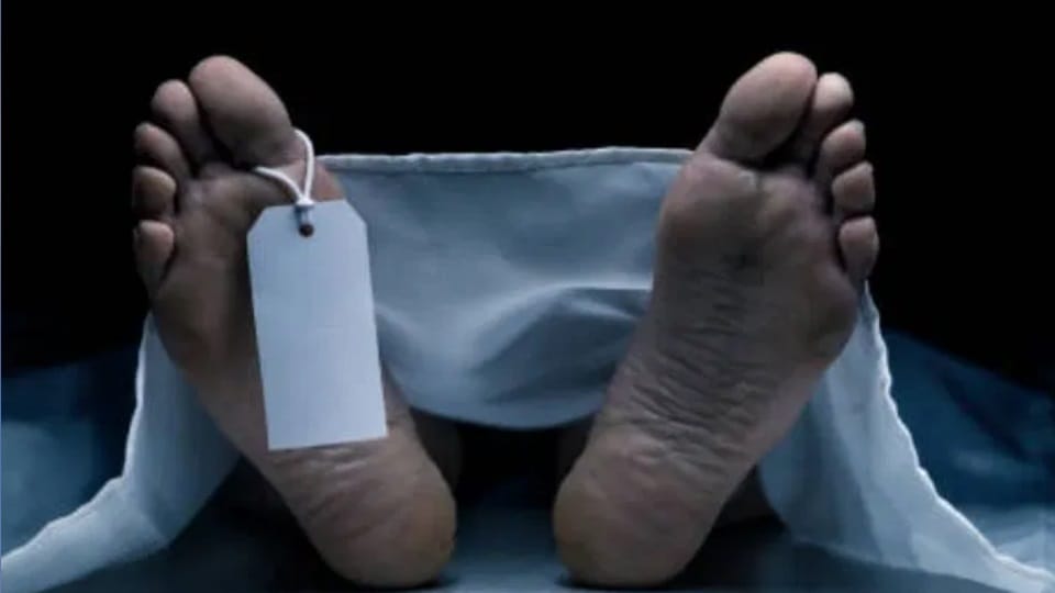Barabanki: Patient jumps from third floor of Hind Medical College; dies.