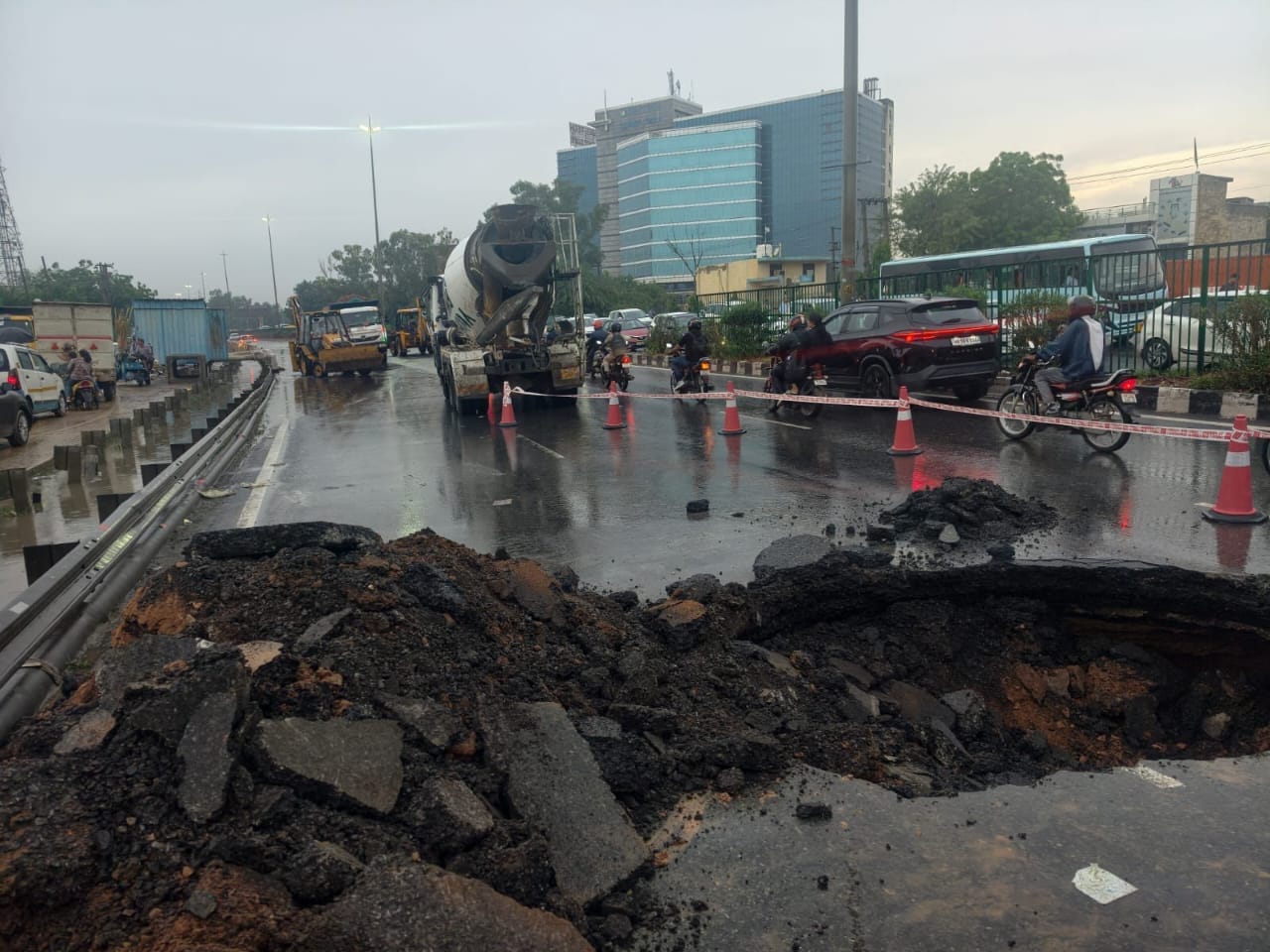 Gurugram submerged after 90 minutes of rain massive traffic jam on Delhi-Jaipur Highway
