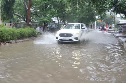 Delhi-NCR weather heavy downpour in Noida and IMD issues yellow alert today