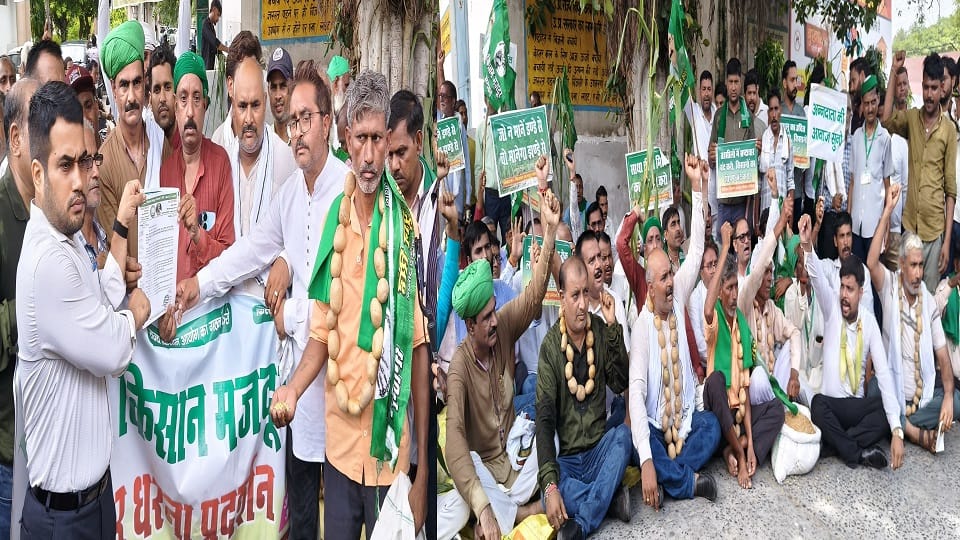 Unique demonstration by farmers in Aligarh