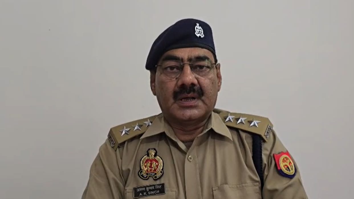 Chandauli Police arrested an accused carrying reward of ₹50,000 from Varanasi
