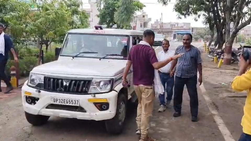Kanpur Dehat: Anti-Corruption Team Catches Jhinjhak Substation JE Accepting ₹20,000 Bribe