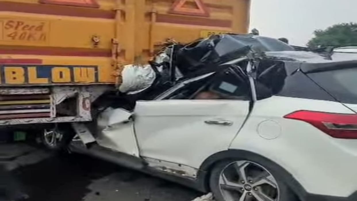 Road Accident: Truck driver brakes suddenly, car crashes into the rear; three dead, including a couple from Me