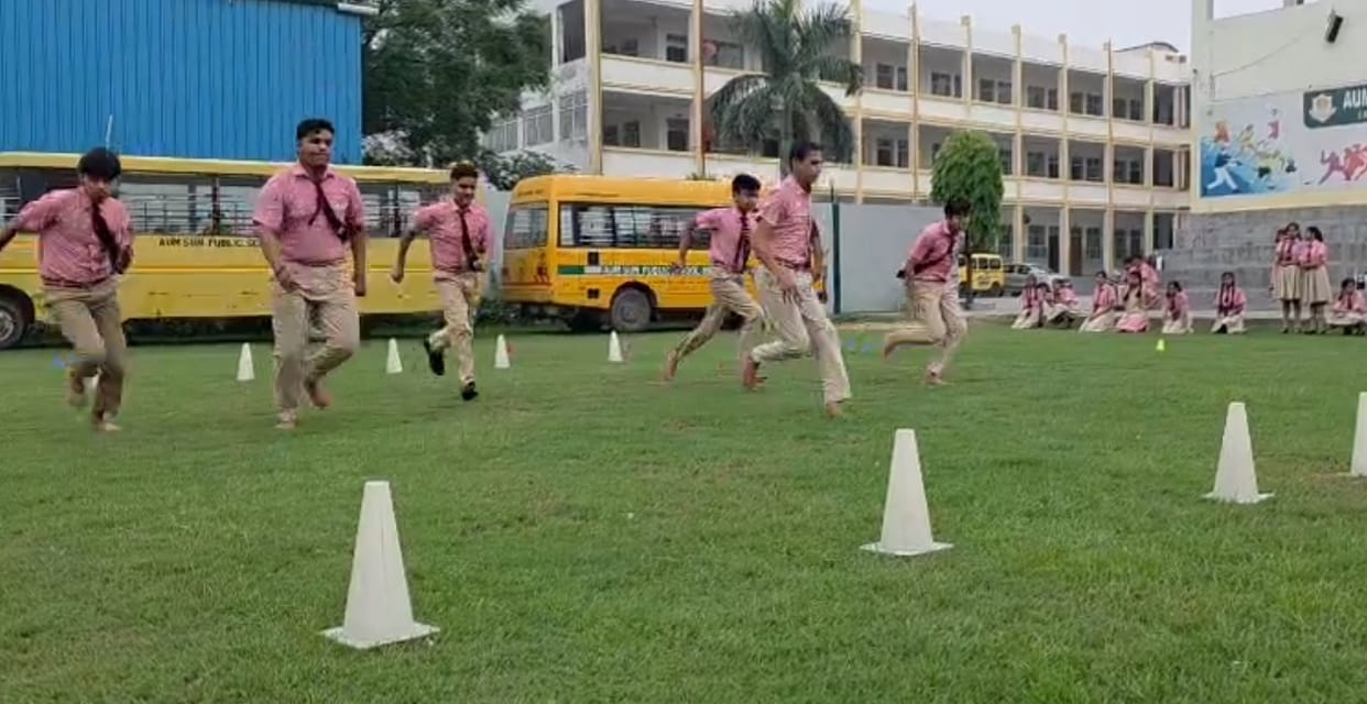 Moradnagar Students demonstrated their talent in sports competitions