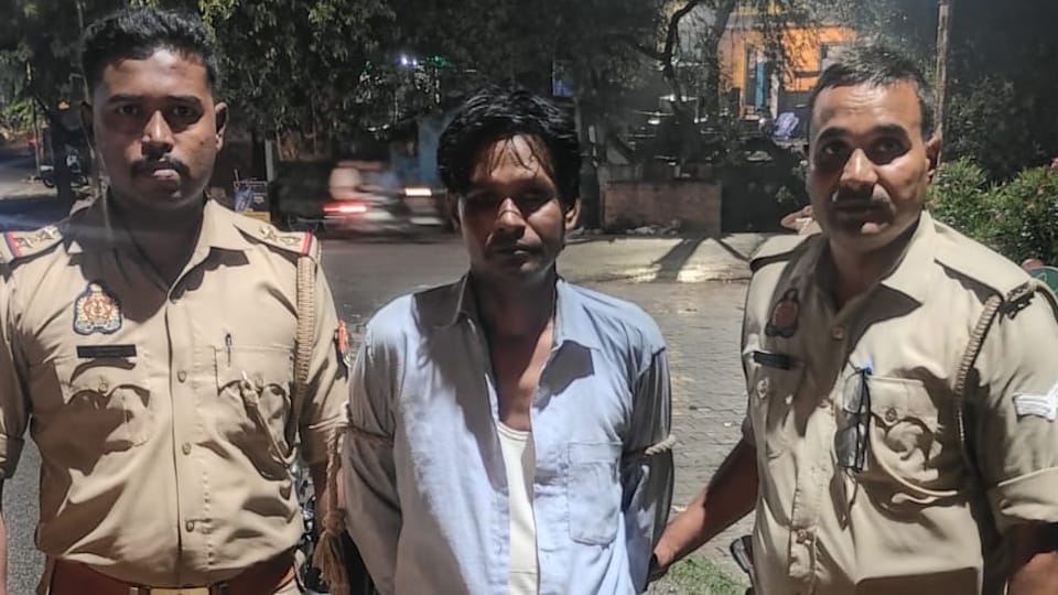A young man murdered his wife at her parents home in Agra