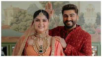Arjun Kapoor Apologises paparazzi For Delay Thanks Them For Being Part Of Anshula Wedding Celebration