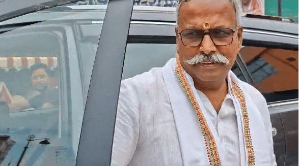 Ayodhya: Gopal Rao returns to Ayodhya, offers prayers at the Ram Mandir