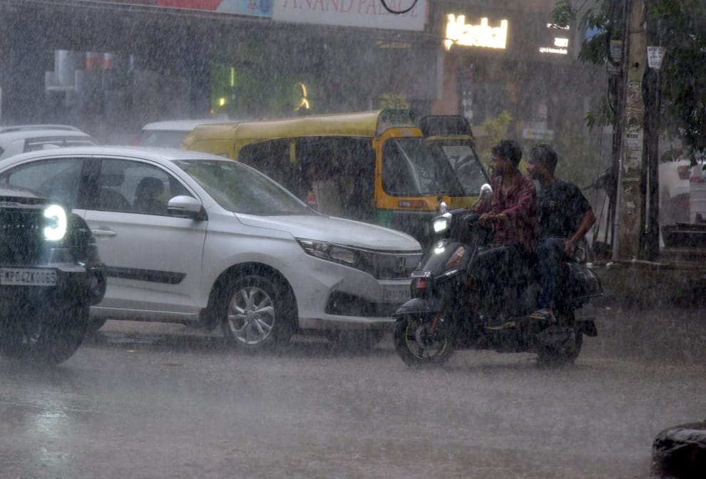 MP Weather: Strong rain system active; heavy to very heavy rainfall expected over the next 4 days; alert issue
