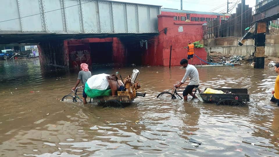Severe waterlogging due to rain in Mathura