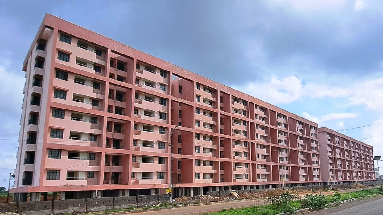 A big gift from RDA, now book flats, plots and shops online from home, 121 properties available on the portal