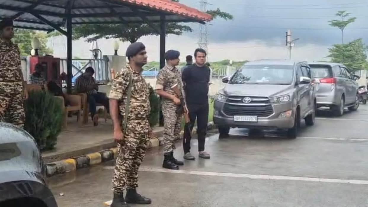 Jhansi: ED raids the homes of former SP MLA Deepnarayan Singh and his relatives