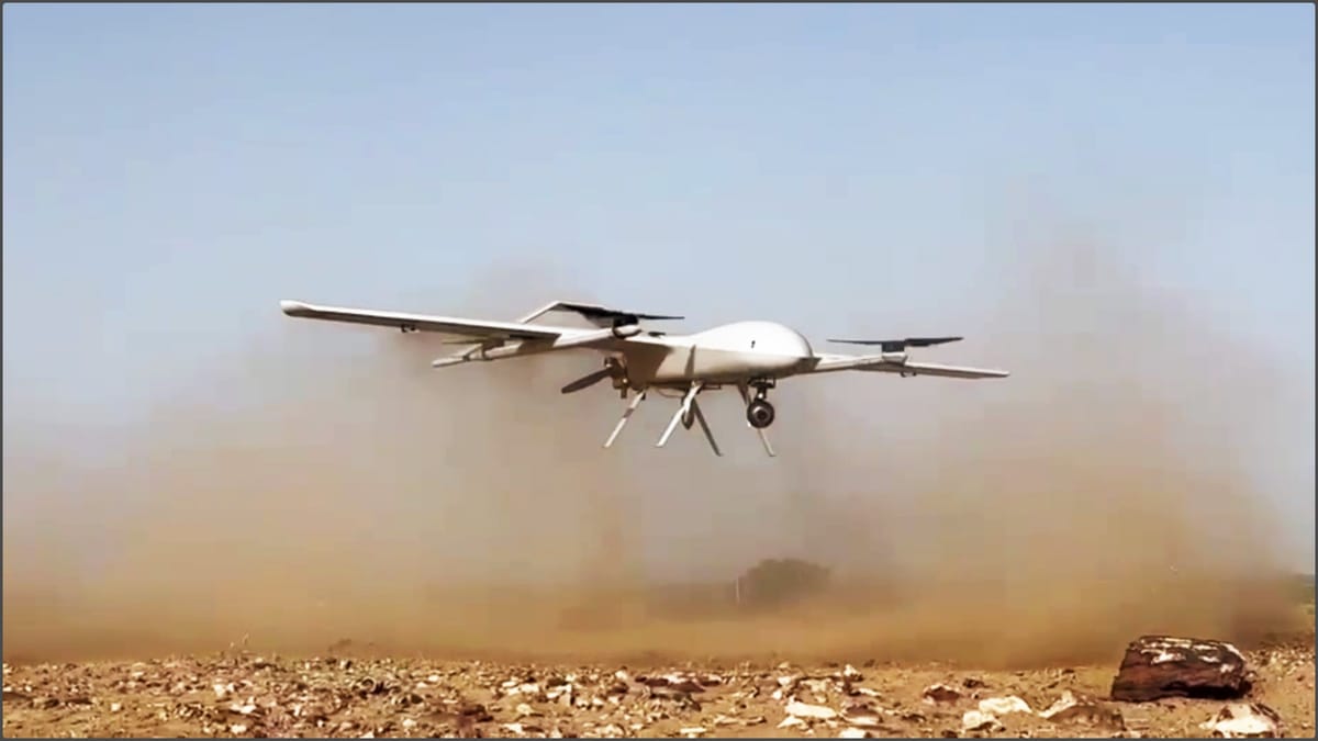 Indian Navy: पोरबंदर एयरफील्ड के पास 'दृष्टि-10' UAV क्रैश, ट्रेनिंग के दौरान हादसा; घटना में कोई हताहत नहीं
