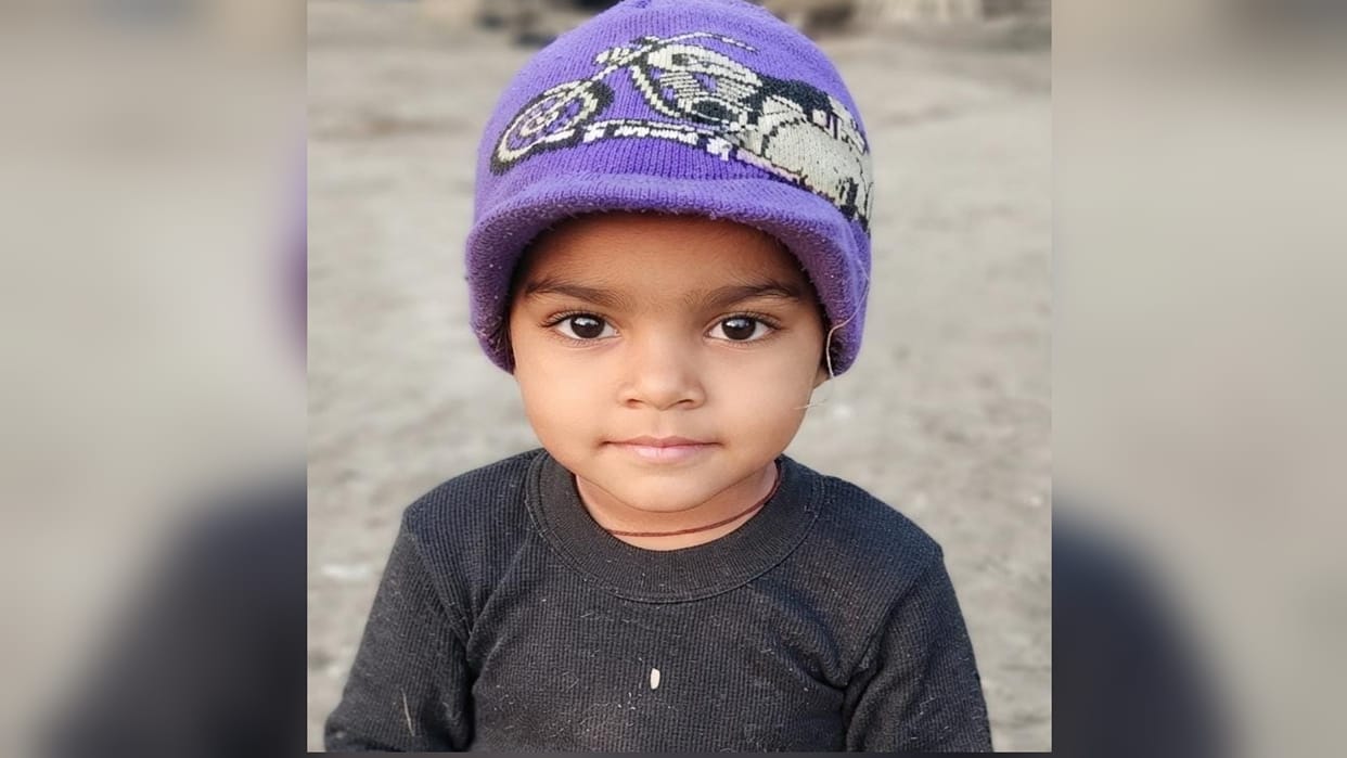 Innocent child playing on the veranda bitten by a venomous creature; dies while being taken to the hospital.