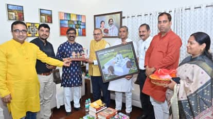सीएम हेमंत सोरेन को जगन्नाथपुर मंदिर न्यास समिति ने महोत्सव में शामिल होने का निमंत्रण दिया