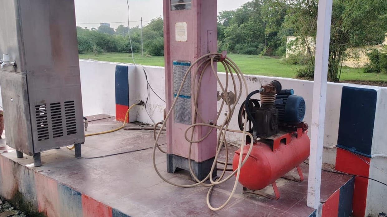 Claim of free air at petrol pumps in Varanasi falls flat