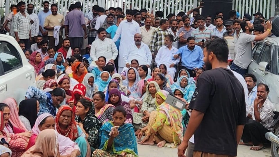 Sanitation workers at Khanna Municipal Council indefinite strike over pending demands