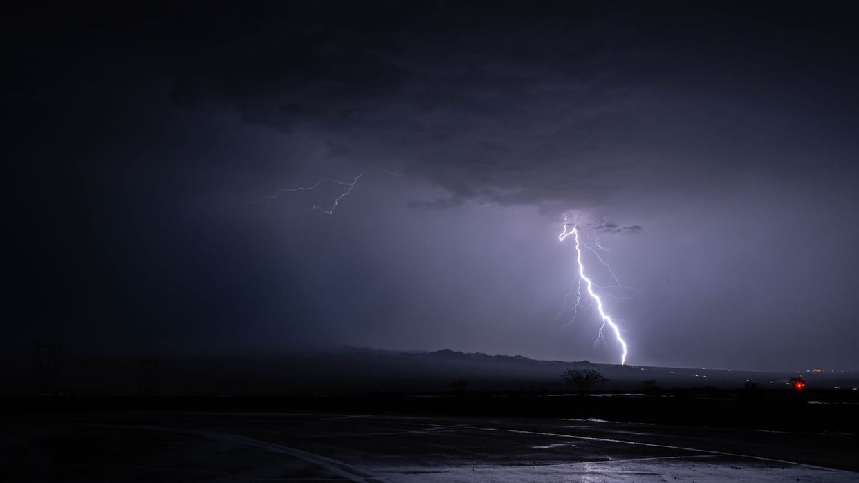 One worker killed, another critically injured after being struck by lightning gopalganj bihar news