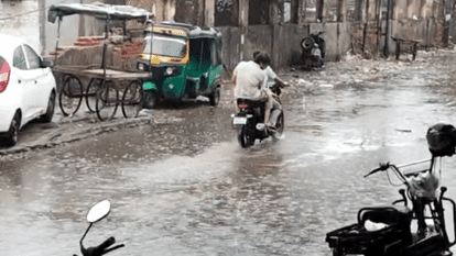Delhi-NCR weather heavy downpour in Noida and IMD issues yellow alert today