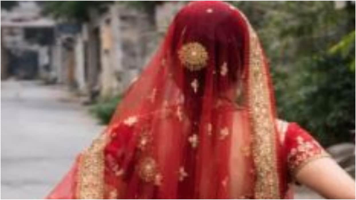 UP News Husband Allegedly Tried to Strangle bride During Honeymoon Over Her Period FIR Registered