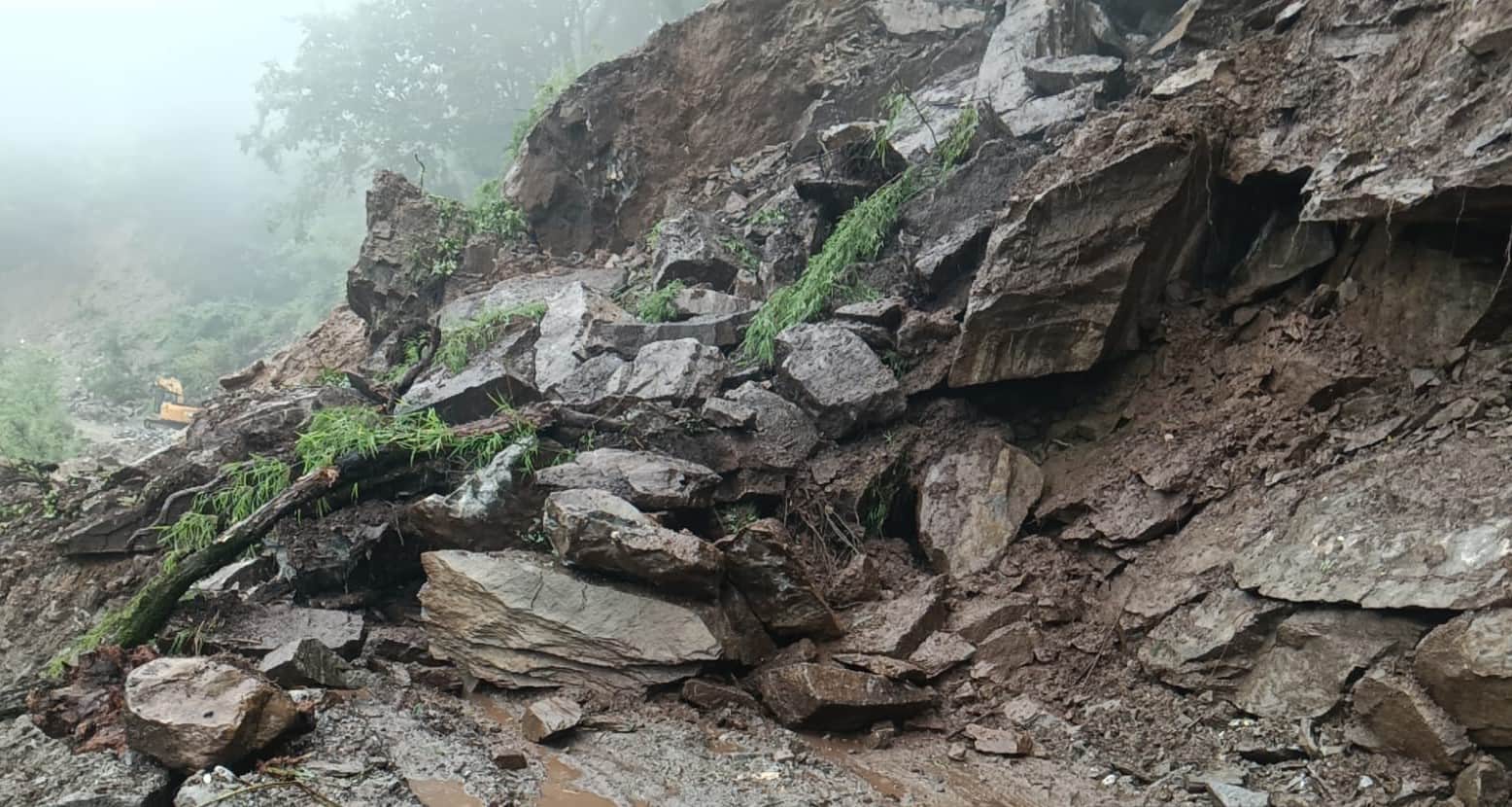 Heavy Rainfall in Uttarakhand Yamunotri Highway 100 meter stretch washed away near Syanachatti