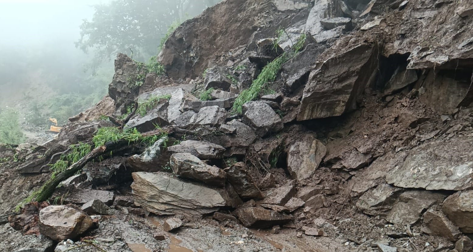 Heavy Rainfall in Uttarakhand Yamunotri Highway 100 meter stretch washed away near Syanachatti